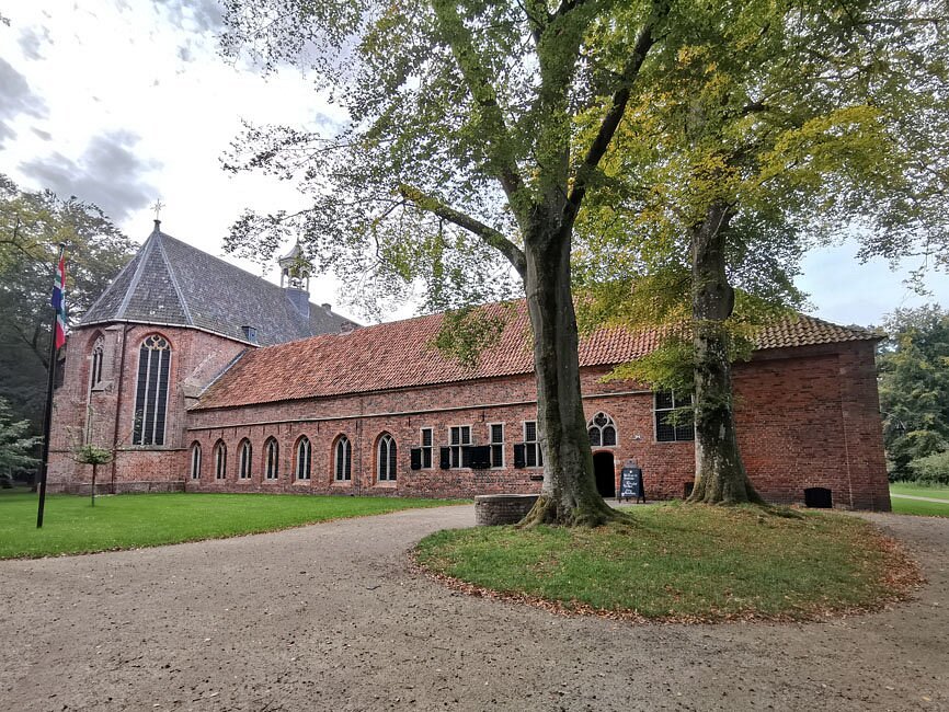 Studenten archeologie vinden eeuwenoud klooster in Ter-Apel
